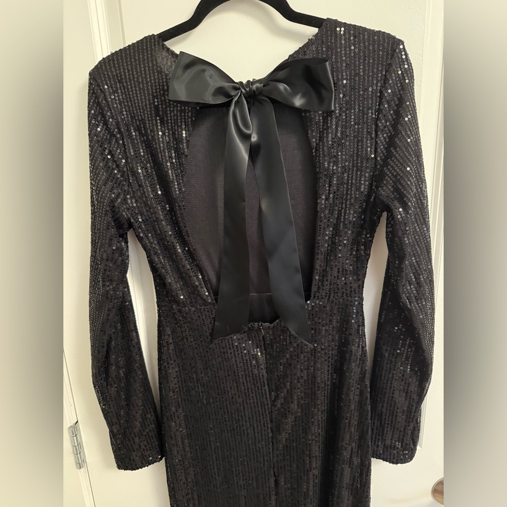 Commense Black Long Sleeve Sequin Backless Dress with Bow